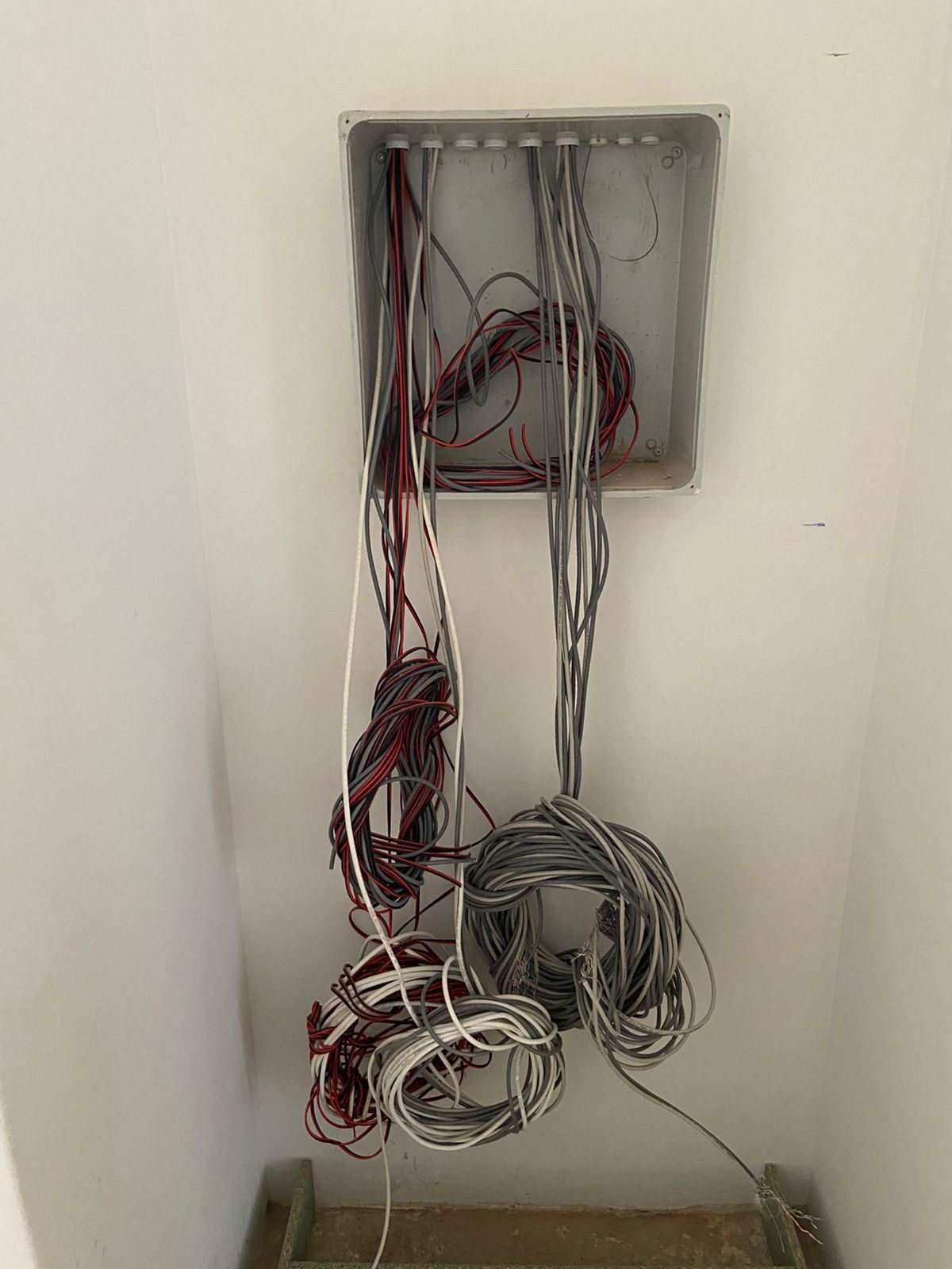 Recessed cable