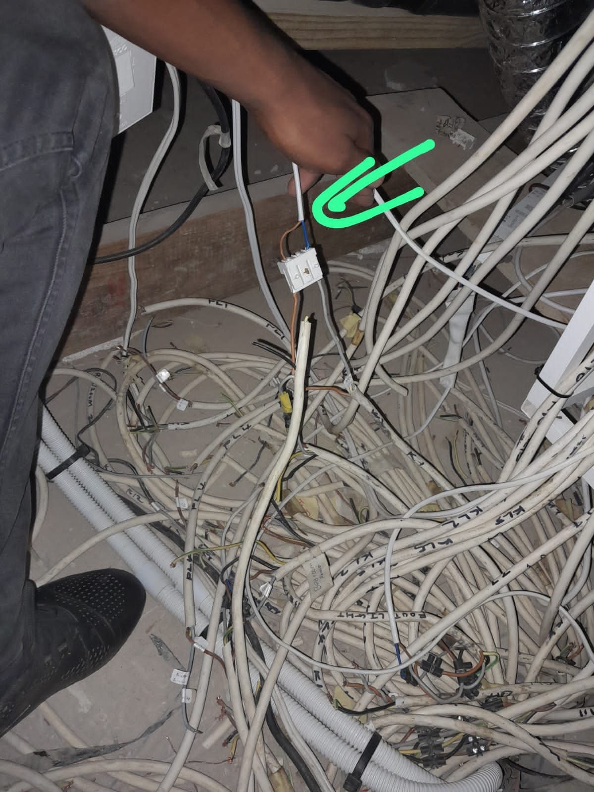 found in the wild series.. what a mess of cables by another company