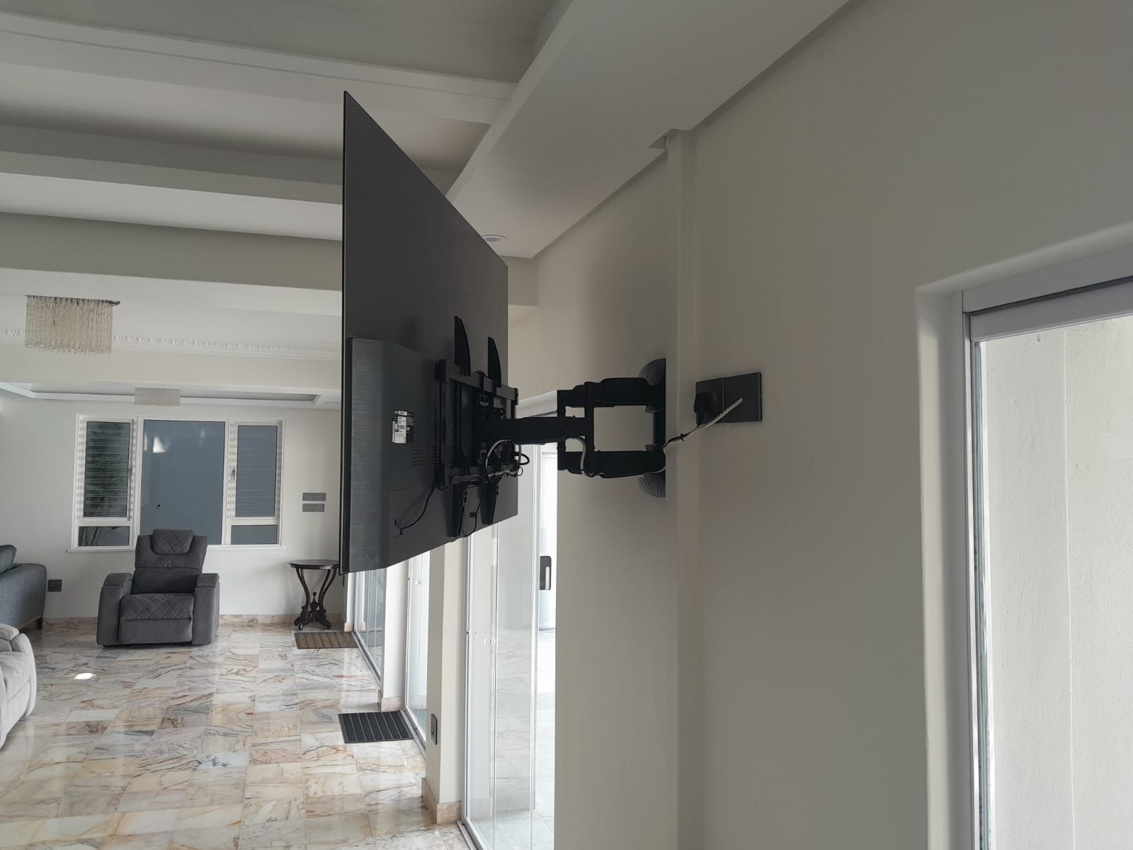 swing bracket tv umdloti house
