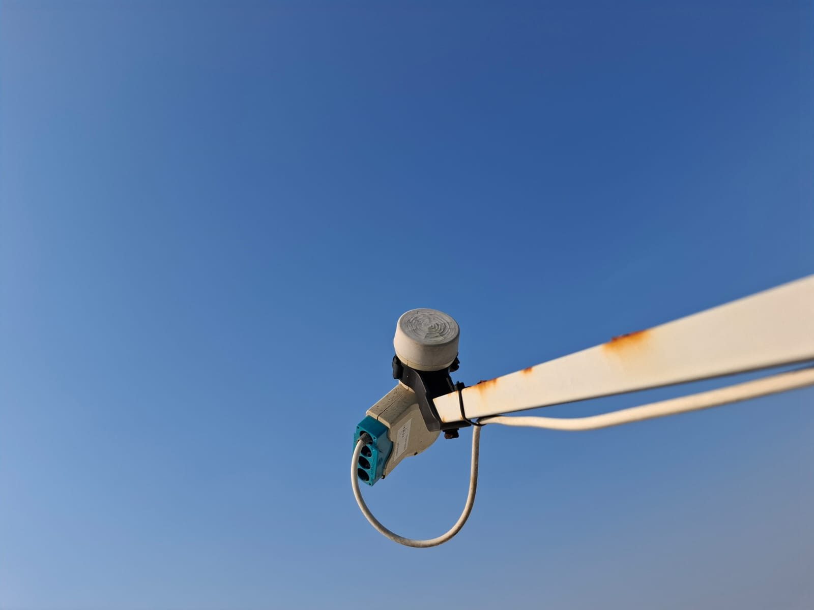 dstv rust/corrosion problems kzn - why aluminum and stainless dstv dish is important 2
