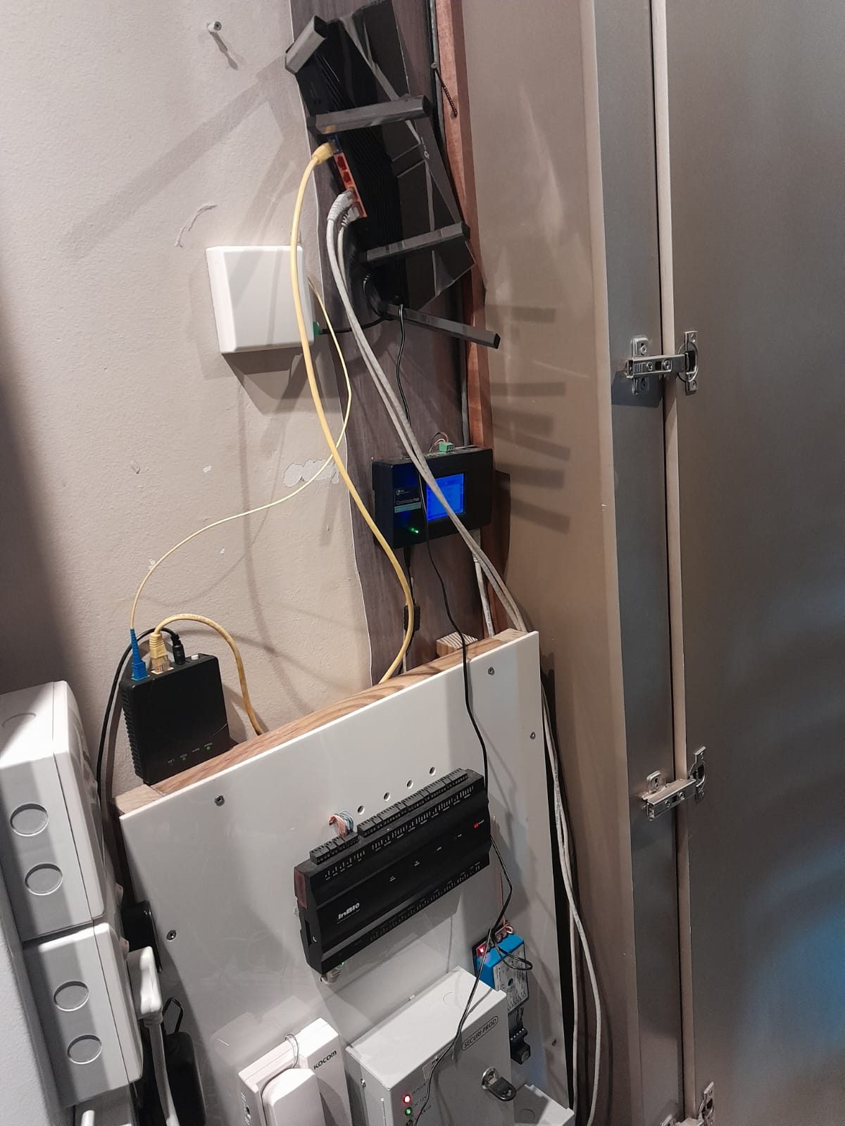 found in the wild, please use a netowrk cabinet!